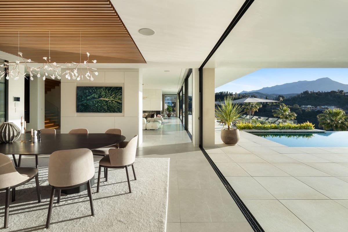 8 bedroom Villa for sale in Benahavis with pool garage - € 10,800,000 (Ref: 9720620)