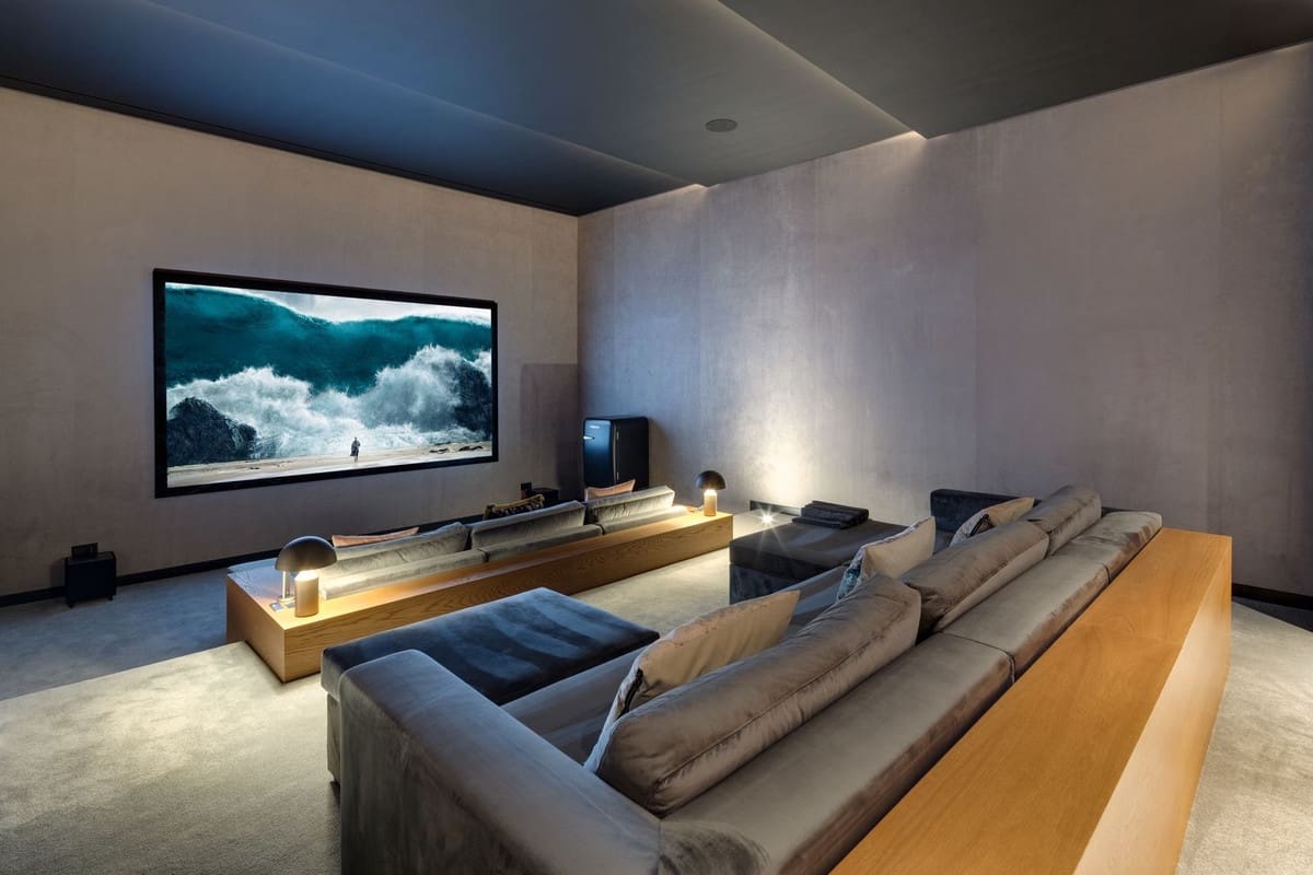 8 bedroom Villa for sale in Benahavis with pool garage - € 10,800,000 (Ref: 9720620)