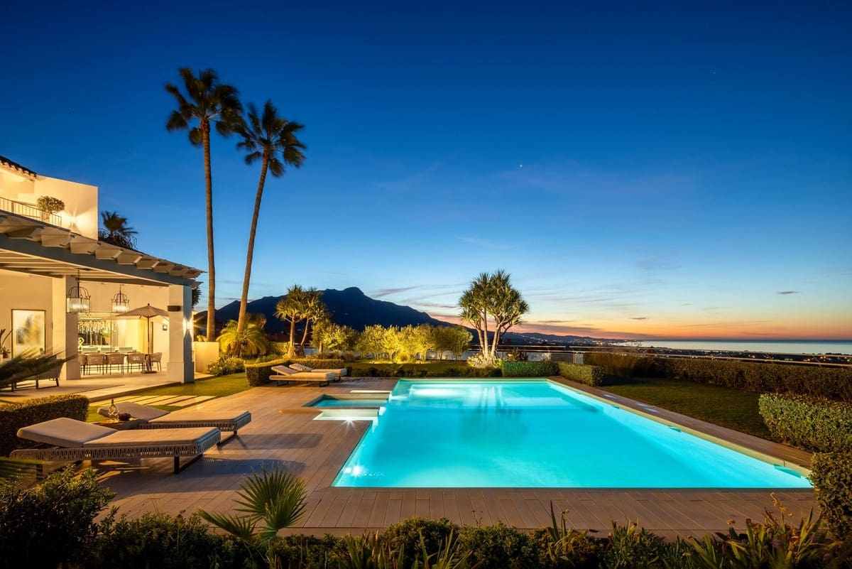 7 bedroom Villa for sale in Benahavis with pool garage - € 10,800,000 (Ref: 9720621)
