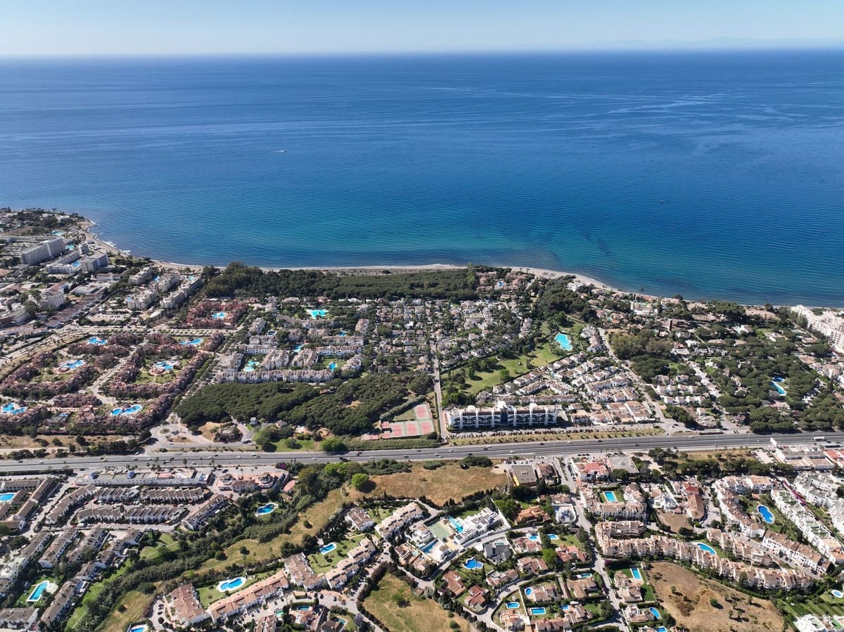 7 sovrum Villa till salu i Estepona med pool garage - 15 000 000 € (Ref: 9720622)