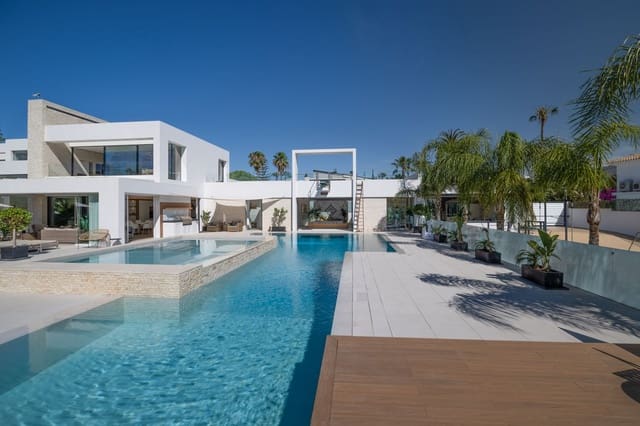 7 sypialnia Willa na sprzedaż w New Golden Mile, Estepona z basenem garażem - 15 000 000 € (Ref: 9720622)