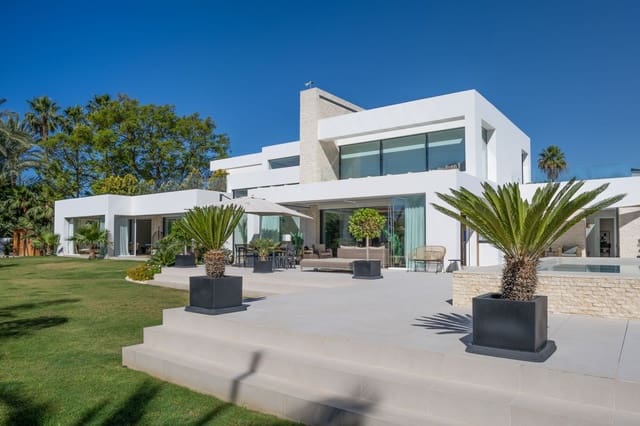7 sypialnia Willa na sprzedaż w New Golden Mile, Estepona z basenem garażem - 15 000 000 € (Ref: 9720622)