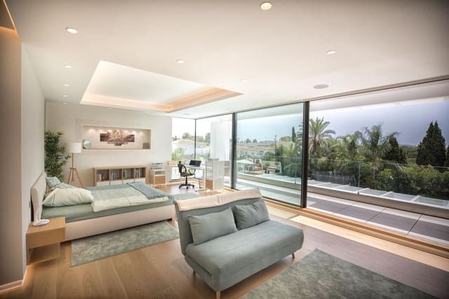 7 sypialnia Willa na sprzedaż w New Golden Mile, Estepona z basenem garażem - 15 000 000 € (Ref: 9720622)