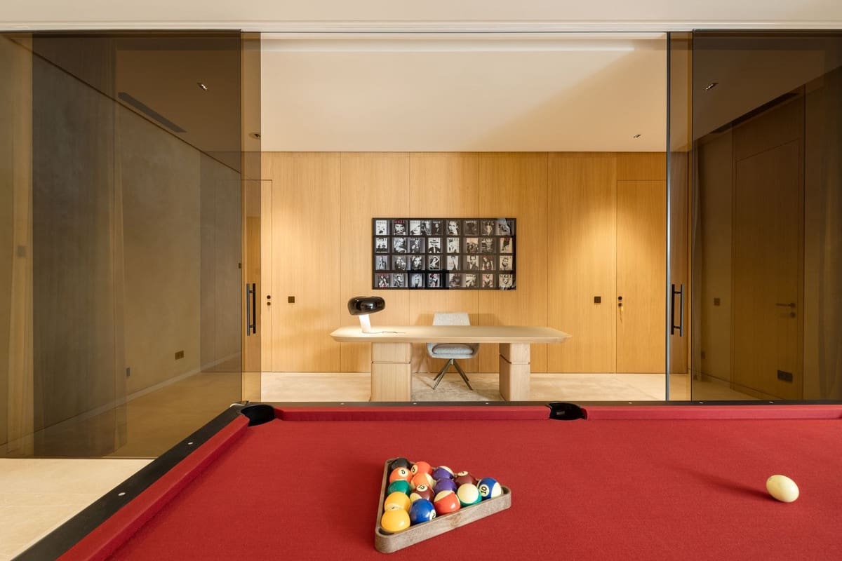 6 bedroom Villa for sale in Benahavis with pool garage - € 11,500,000 (Ref: 9720623)