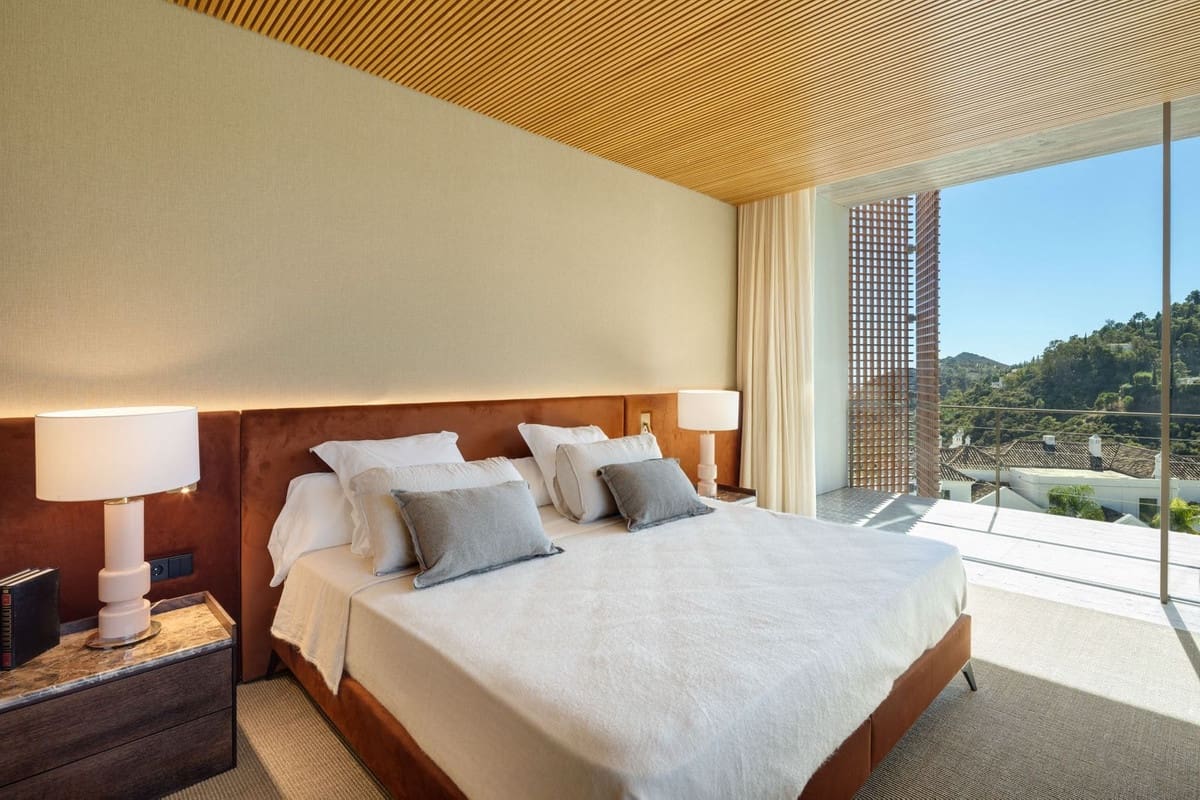 7 bedroom Villa for sale in Benahavis with pool garage - € 10,800,000 (Ref: 9720764)