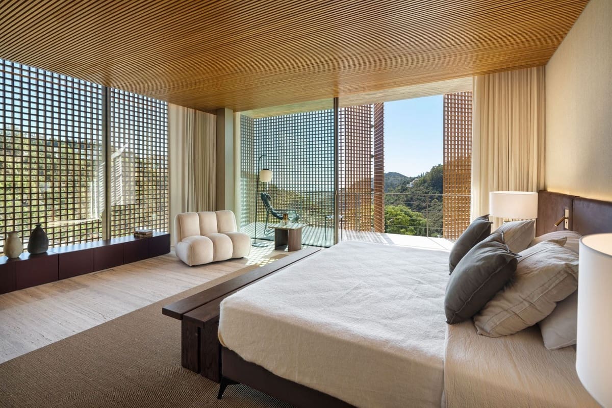 7 bedroom Villa for sale in Benahavis with pool garage - € 10,800,000 (Ref: 9720764)