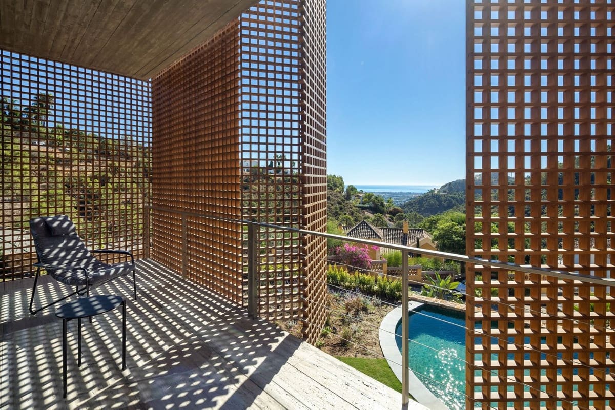 7 bedroom Villa for sale in Benahavis with pool garage - € 10,800,000 (Ref: 9720764)