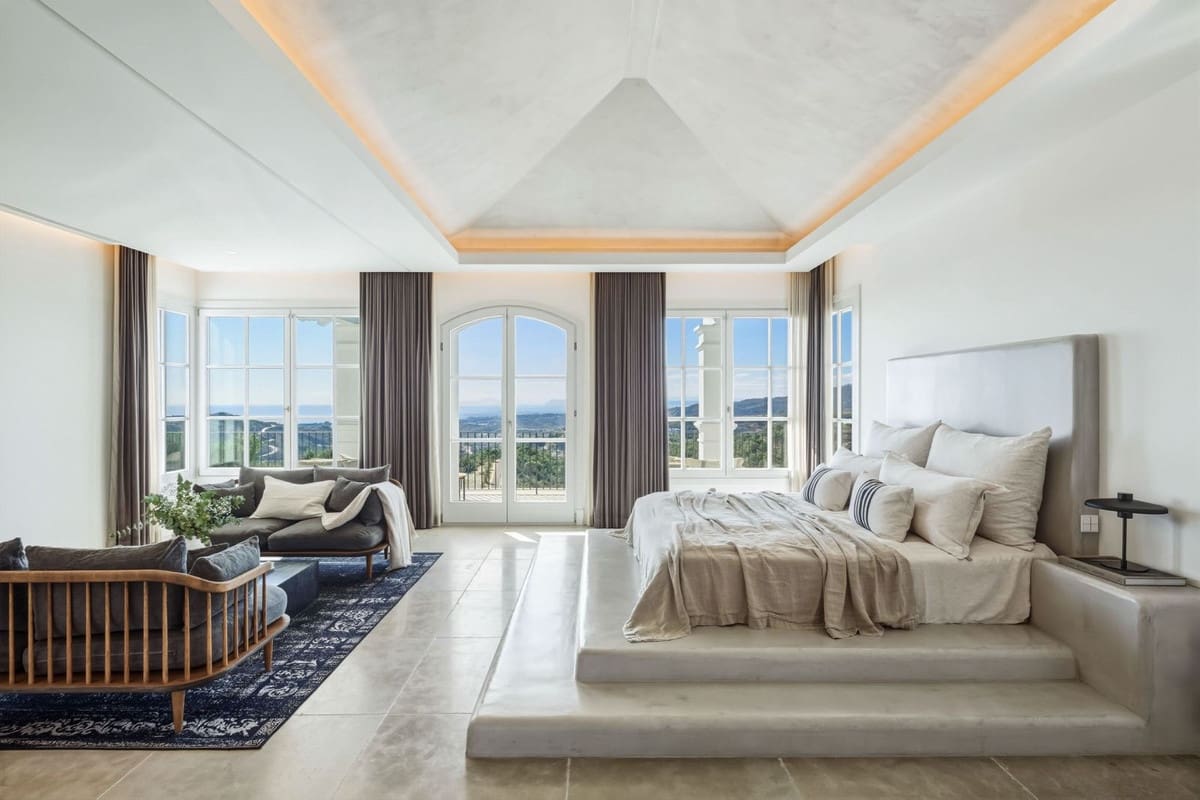 7 bedroom Villa for sale in Benahavis with pool garage - € 10,700,000 (Ref: 9733796)