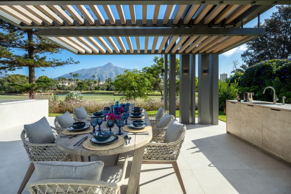 5 camera da letto Villa in vendita in Nueva Andalucia con piscina garage - 7.495.000 € (Rif: 9736260)