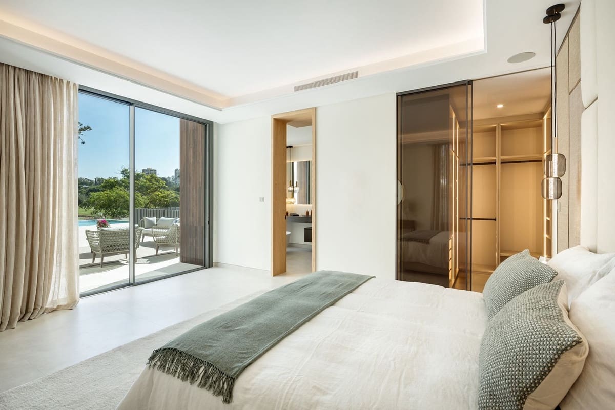 5 quarto Moradia para venda em Nueva Andalucia com piscina garagem - 7 495 000 € (Ref: 9736260)