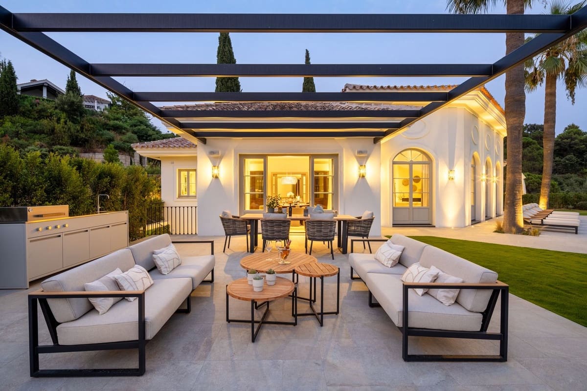 5 bedroom Villa for sale in La Zagaleta with pool garage - € 7,495,000 (Ref: 9736261)