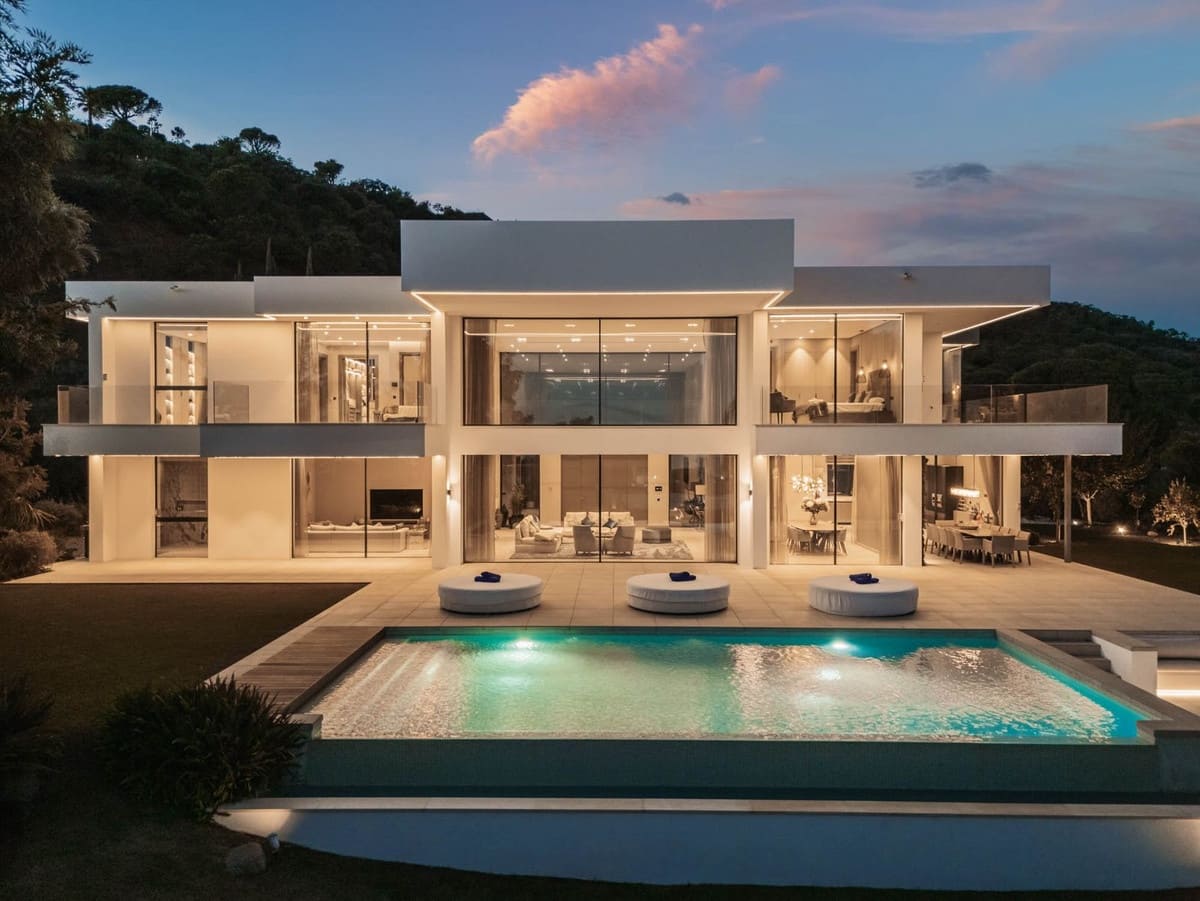 5 bedroom Villa for sale in El Madronal with pool garage - € 6,495,000 (Ref: 9737158)