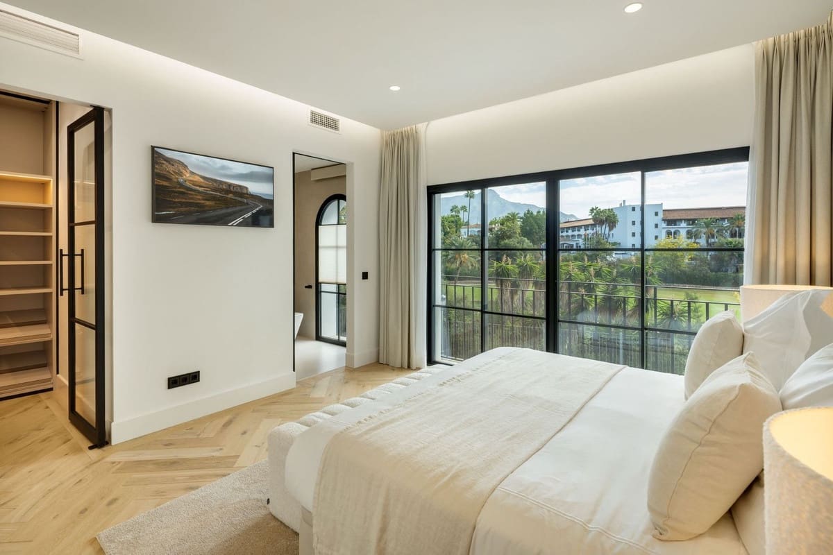 5 Zimmer Villa zu verkaufen in La Quinta mit Pool Garage - 5.950.000 € (Ref: 9737225)