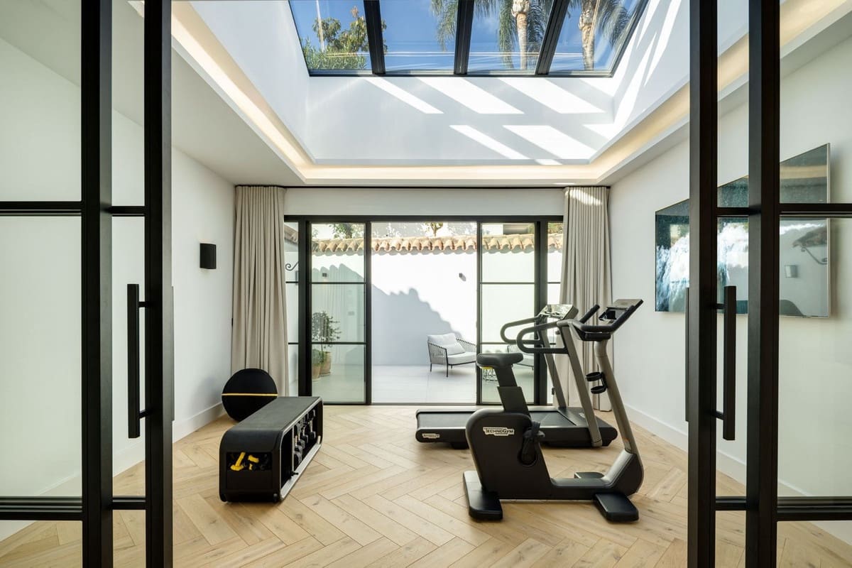 5 Zimmer Villa zu verkaufen in La Quinta mit Pool Garage - 5.950.000 € (Ref: 9737225)