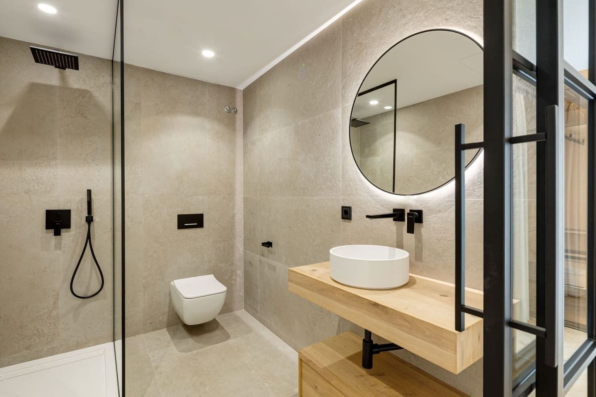 5 bedroom Villa for sale in La Quinta with pool garage - € 5,950,000 (Ref: 9737225)