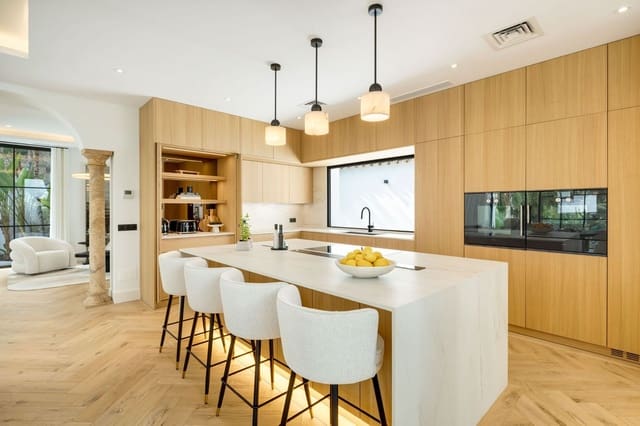 5 sypialnia Willa na sprzedaż w La Quinta, Benahavís z basenem garażem - 5 950 000 € (Ref: 9737225)