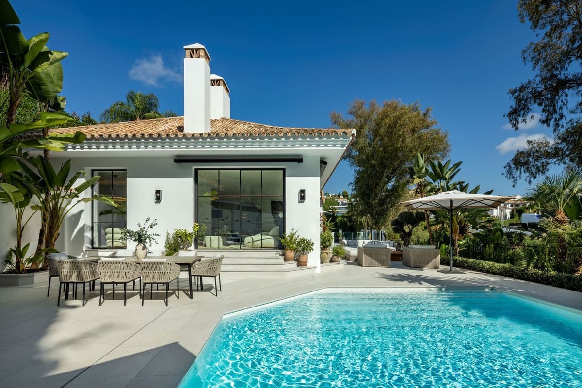 5 bedroom Villa for sale in La Quinta with pool garage - € 5,950,000 (Ref: 9737225)