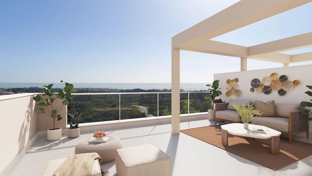 3 bedroom Penthouse for sale in Mijas Costa with pool garage - € 589,000 (Ref: 9748439)