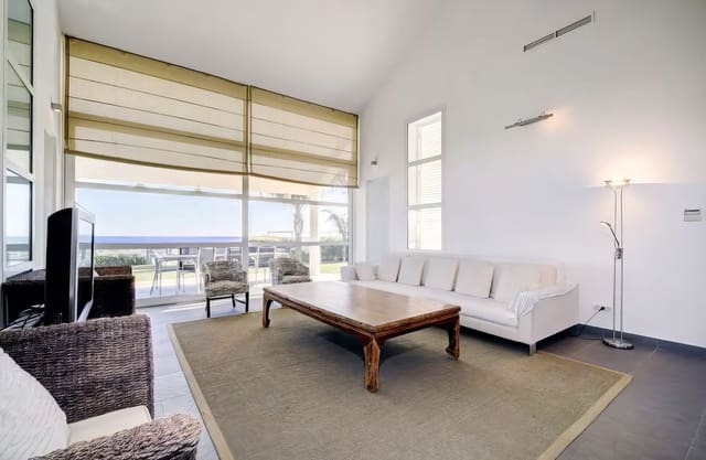 6 bedroom Villa for sale in Manilva with pool garage - € 2,500,000 (Ref: 9769043)