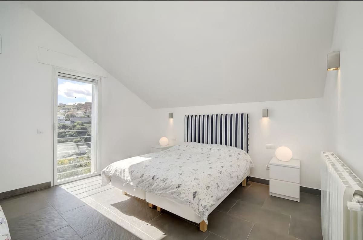 6 bedroom Villa for sale in Manilva with pool garage - € 2,500,000 (Ref: 9769043)