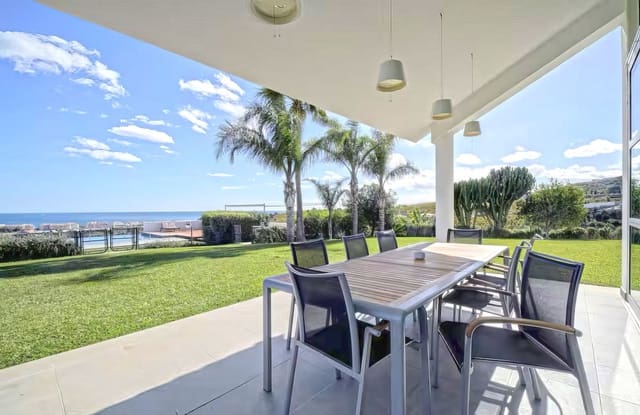 6 bedroom Villa for sale in Manilva with pool garage - € 2,500,000 (Ref: 9769043)