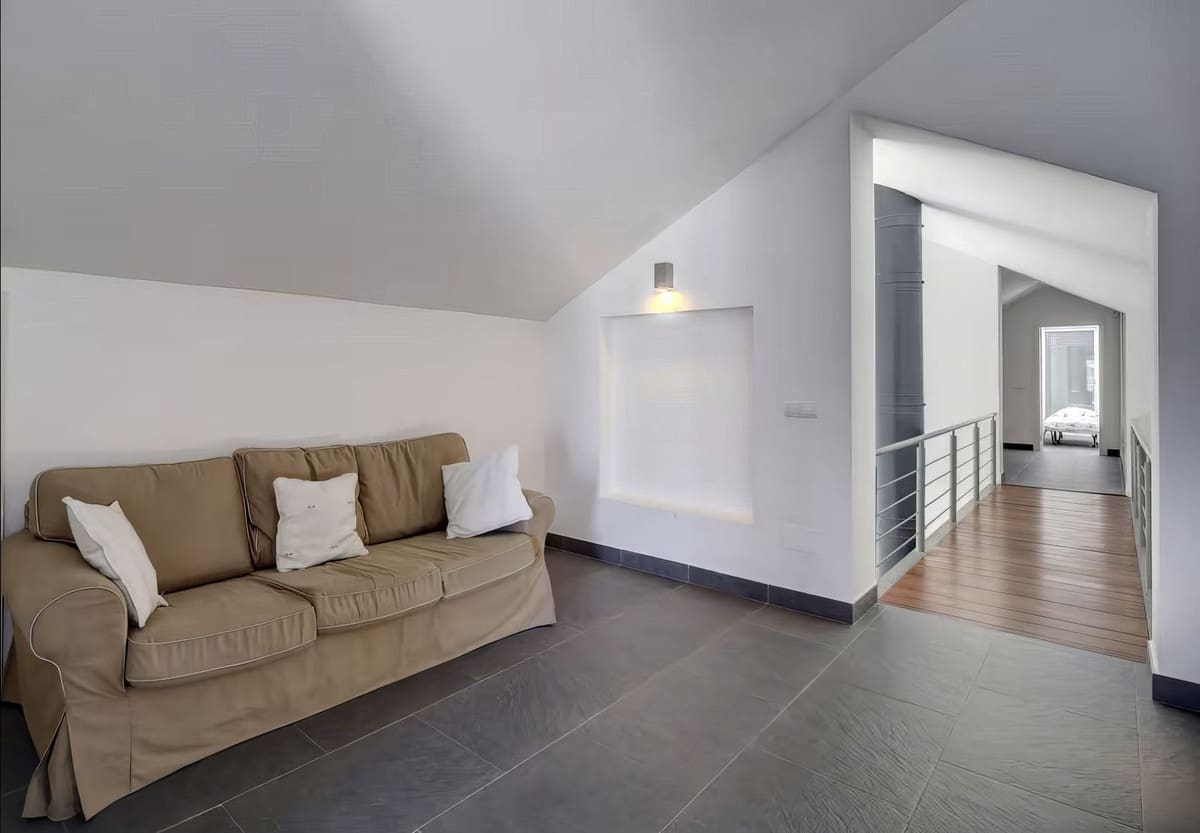 6 bedroom Villa for sale in Manilva with pool garage - € 2,500,000 (Ref: 9769043)