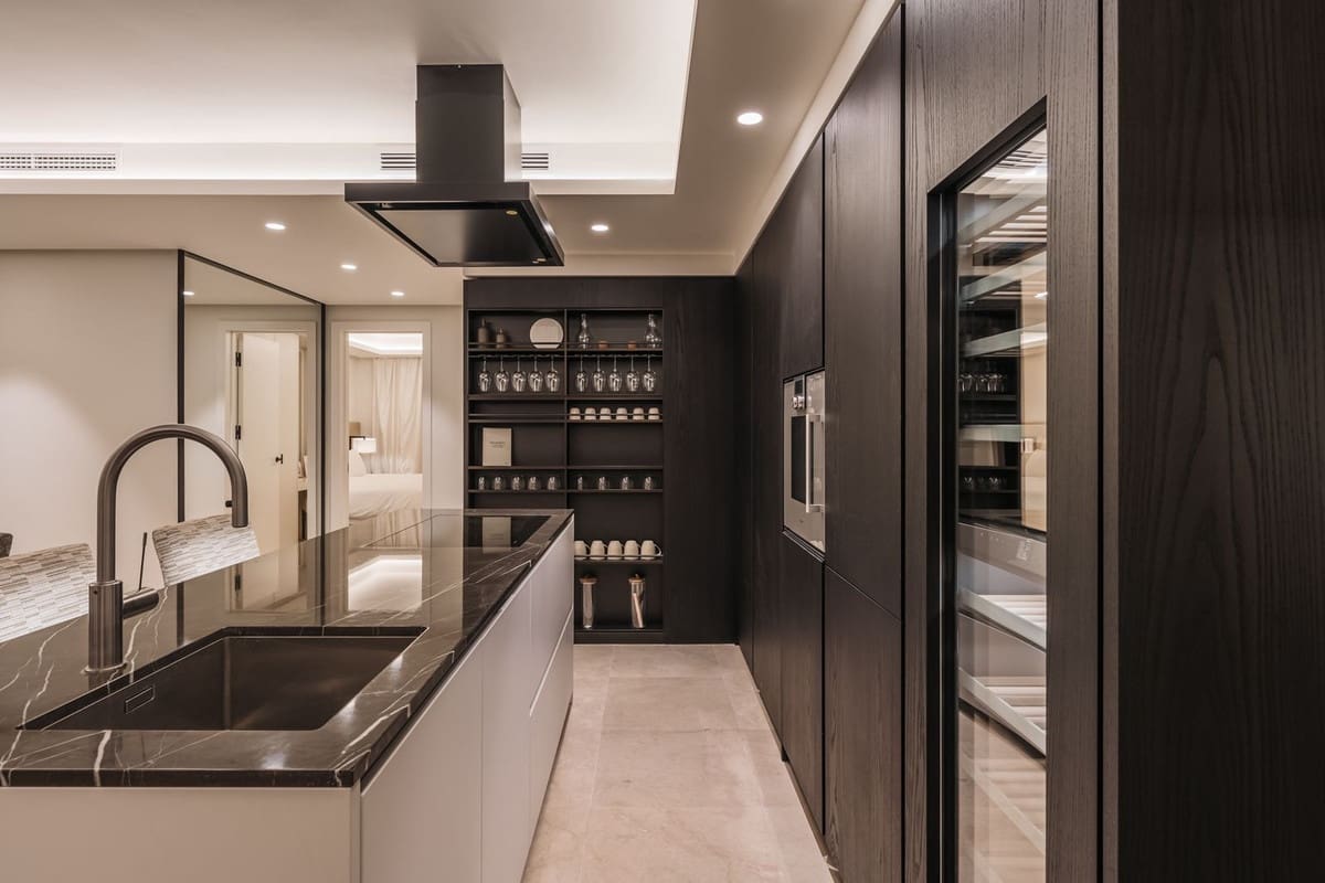 Apartamento de 3 habitaciones en Golden Mile en venta con piscina garaje - 4.650.000 € (Ref: 9773547)