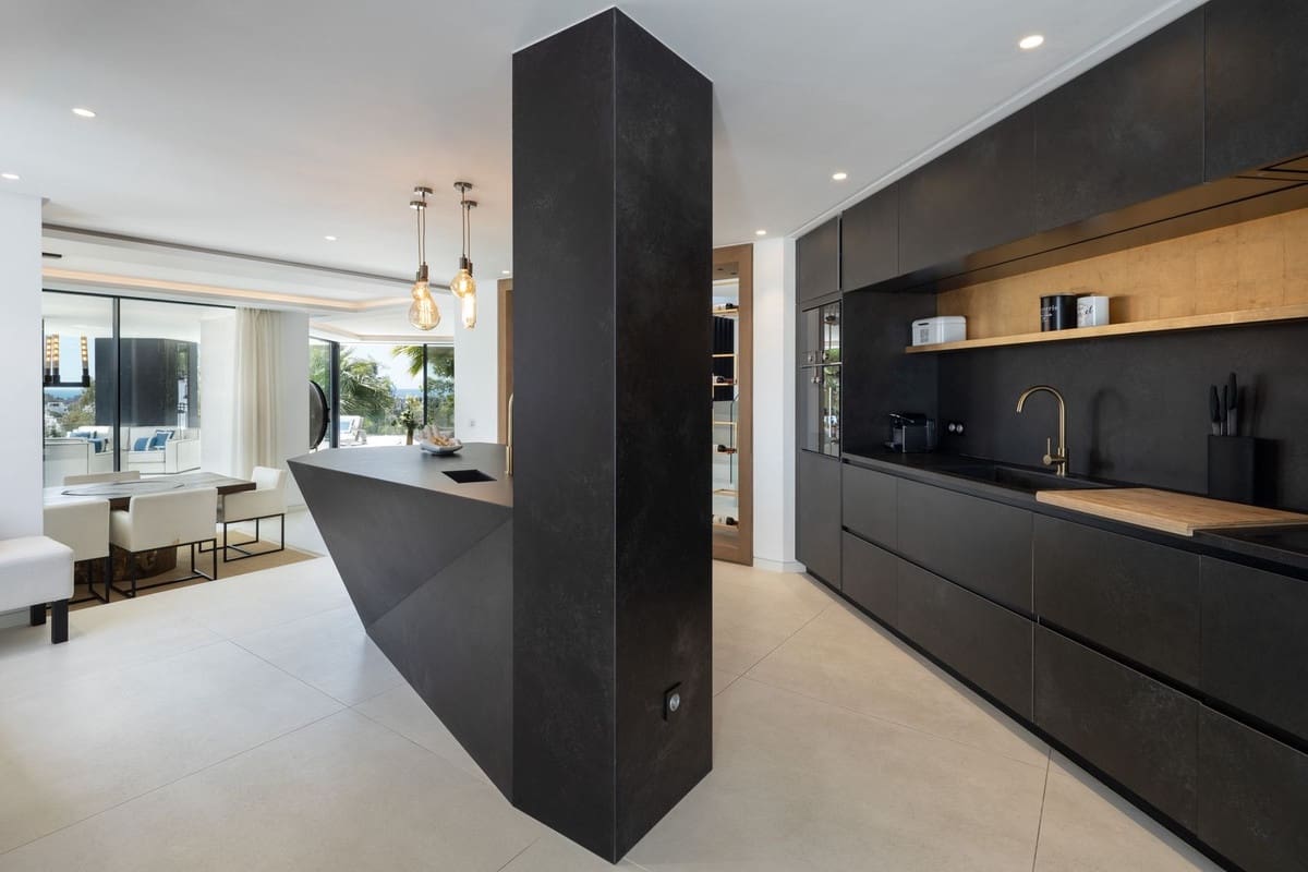 5 Zimmer Villa zu verkaufen in La Quinta mit Pool Garage - 5.195.000 € (Ref: 9773549)