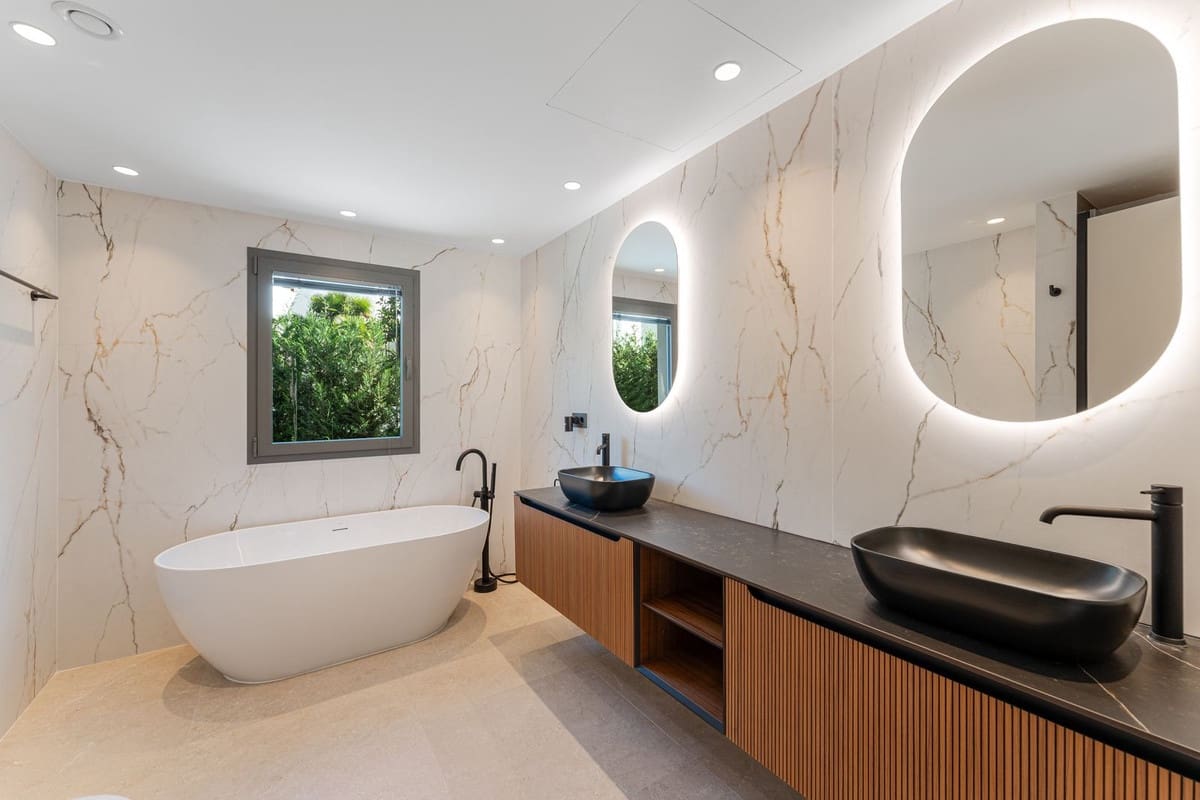 Chalet de 5 habitaciones en Nueva Andalucia en venta con piscina - 4.600.000 € (Ref: 9776004)