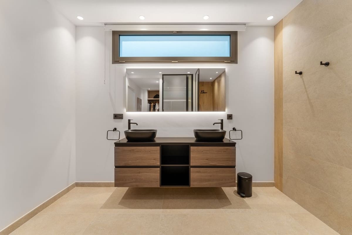 Chalet de 5 habitaciones en Nueva Andalucia en venta con piscina - 4.600.000 € (Ref: 9776004)