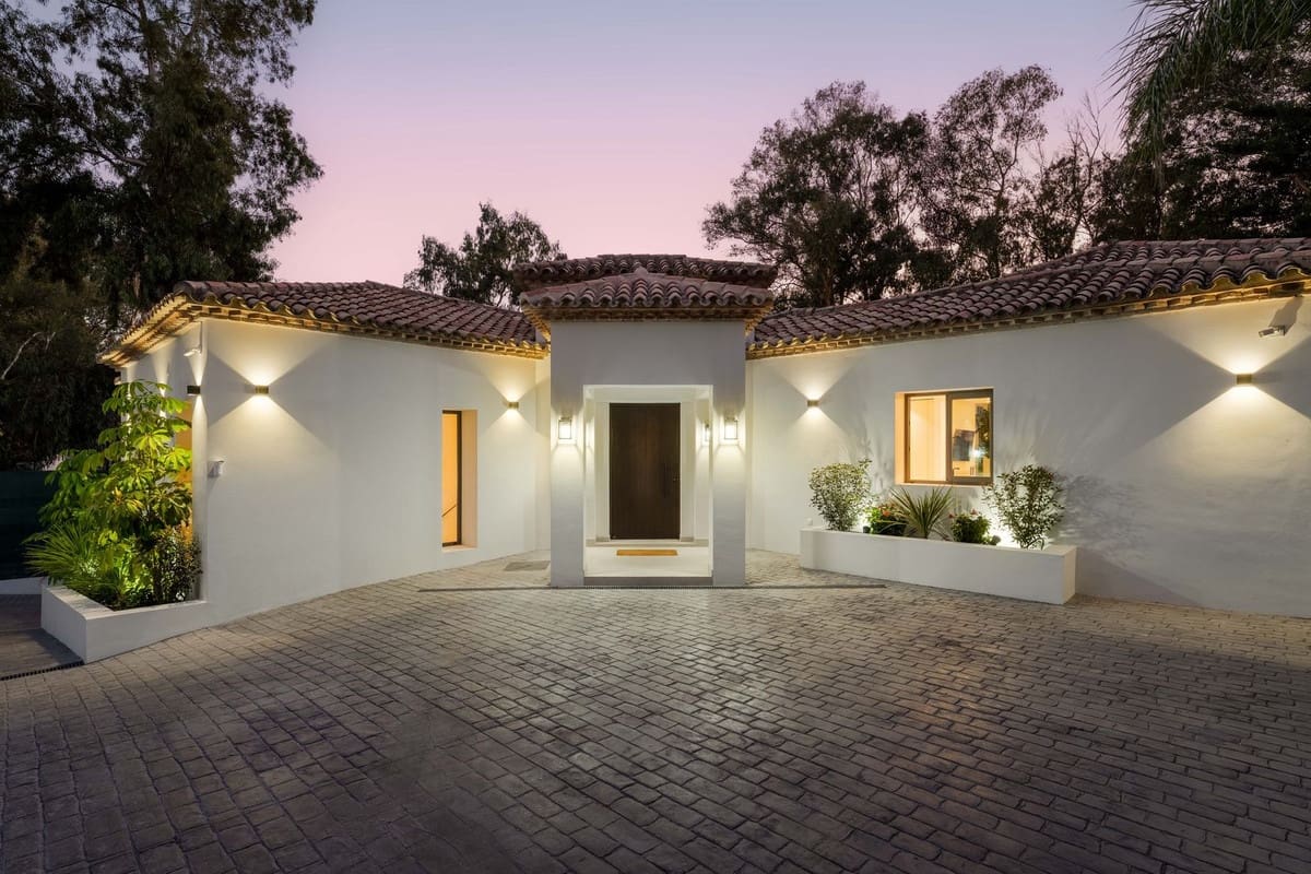 Chalet de 5 habitaciones en Nueva Andalucia en venta con piscina - 4.600.000 € (Ref: 9776004)