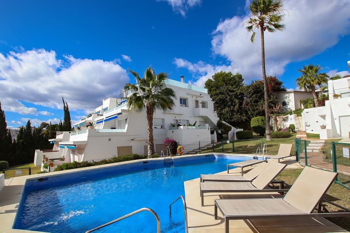 3 sovrum Lägenhet till salu i Puerto Banus med pool garage - 680 000 € (Ref: 9789673)