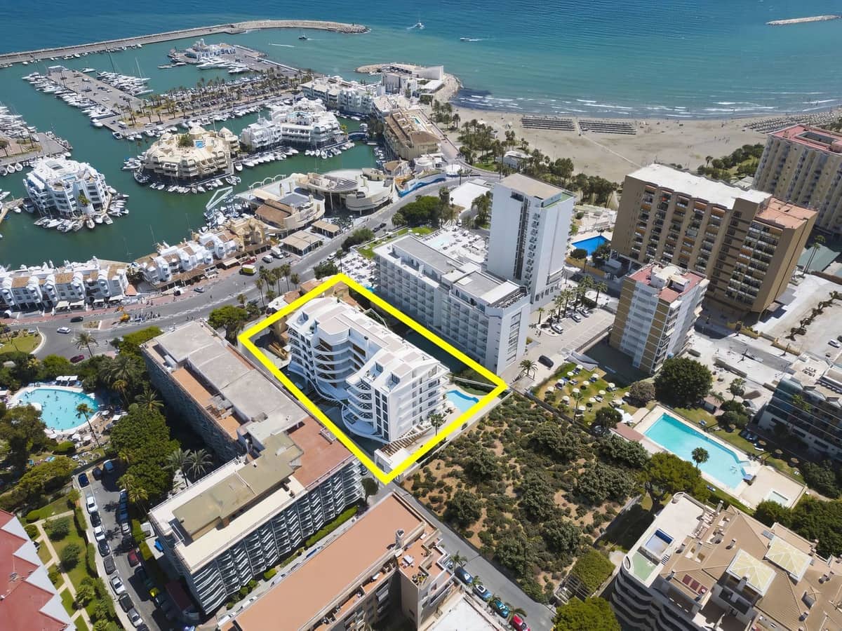3 soveværelse Penthouse til salg i Benalmadena Costa med swimmingpool garage - € 1.410.000 (Ref: 9793208)