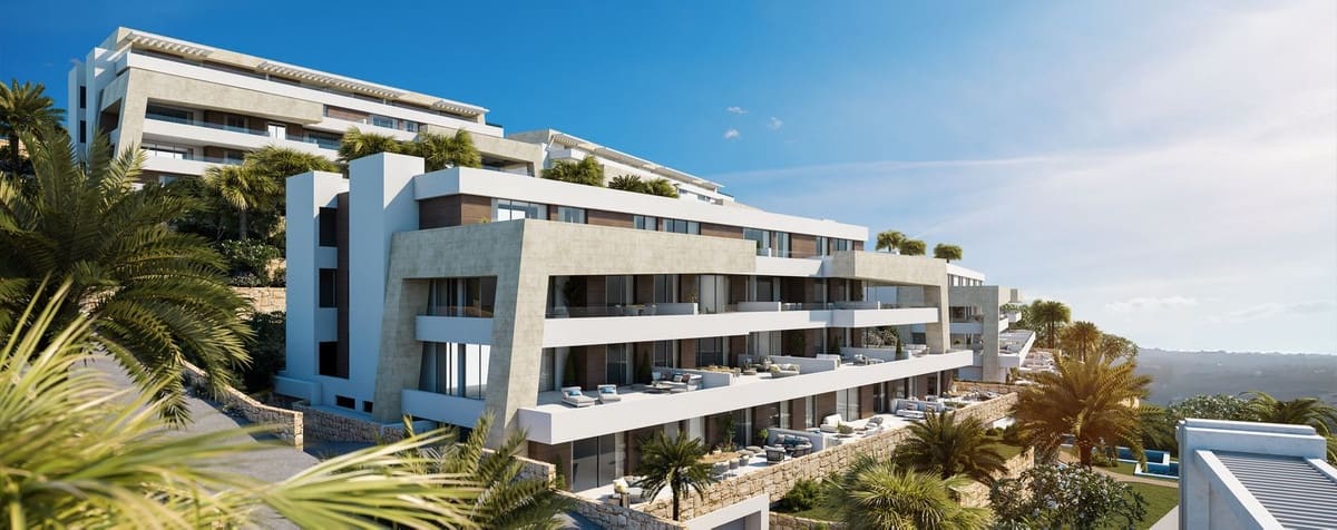 3 bedroom Penthouse for sale in Estepona with pool garage - € 1,480,000 (Ref: 9809853)