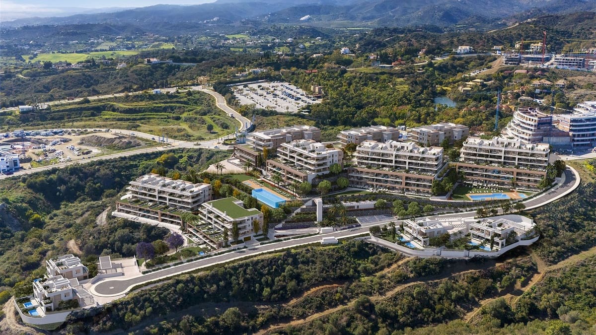 2 soveværelse Lejlighed til salg i Estepona med swimmingpool garage - € 585.000 (Ref: 9816426)