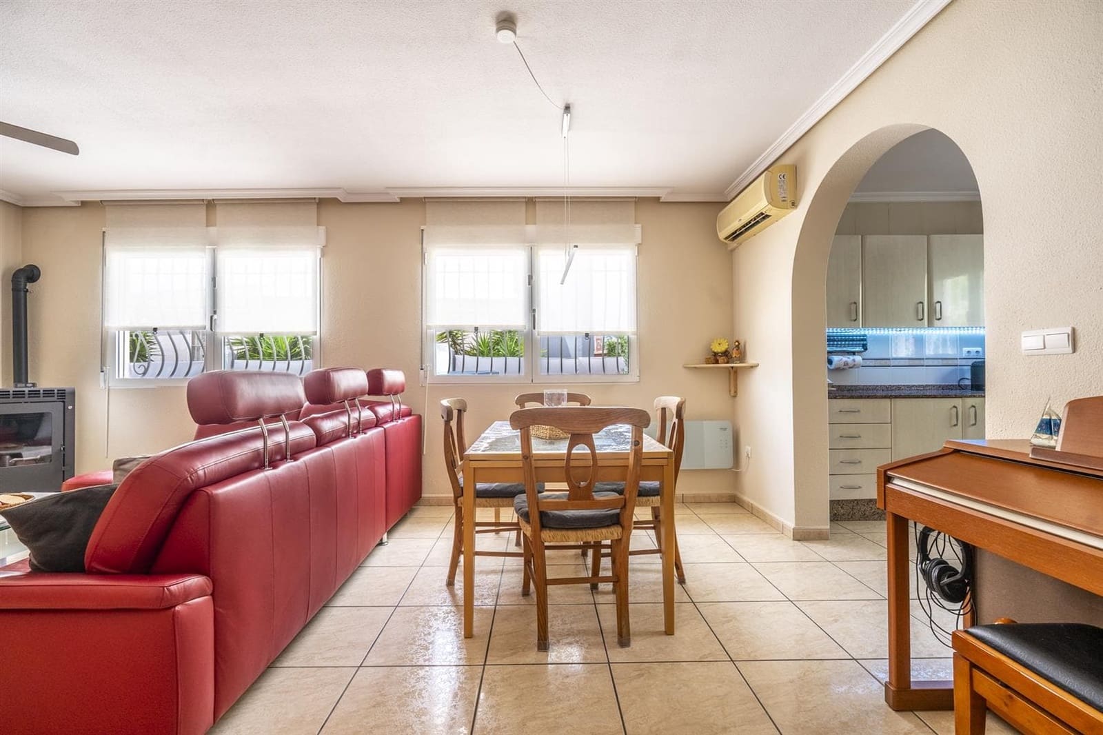 3 soverom Villa til salgs i Valle del Sol med svømmebasseng garasje - € 250 000 (Ref: 10000892)
