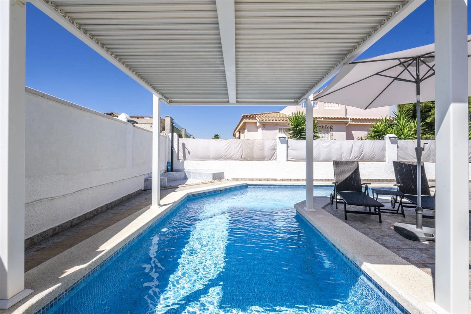 3 soverom Villa til salgs i Valle del Sol med svømmebasseng garasje - € 250 000 (Ref: 10000892)