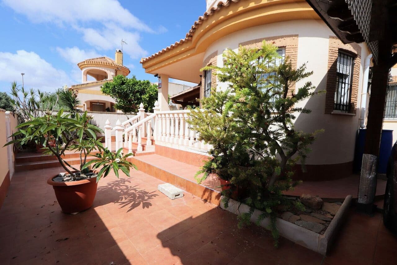 Chalet de 3 habitaciones en Sucina en venta - 275.000 € (Ref: 10000893)