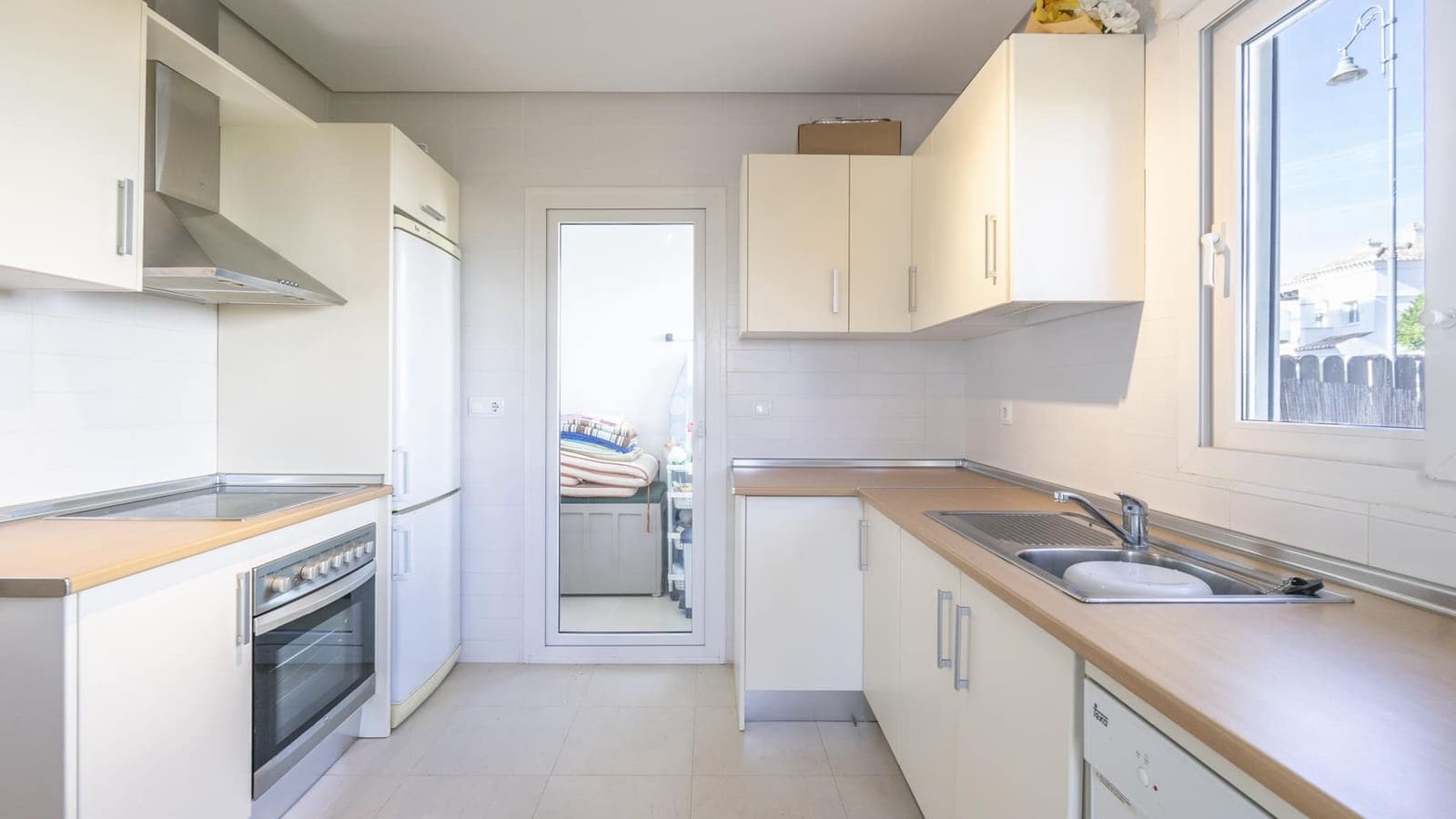 3 bedroom Villa for sale in La Torre Golf Resort with pool garage - € 349,995 (Ref: 10057164)
