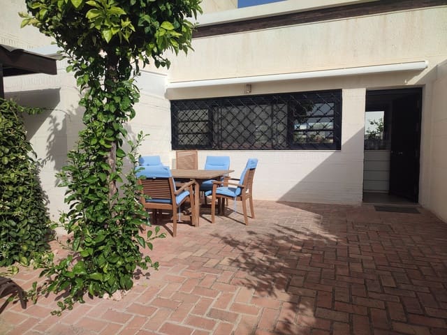 Chalet de 2 habitaciones en La Peraleja Golf Resort, Murcia ciudad en venta con piscina garaje - 295.000 € (Ref: 10060520)