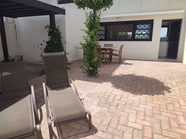 Chalet de 2 habitaciones en La Peraleja Golf Resort, Murcia ciudad en venta con piscina garaje - 295.000 € (Ref: 10060520)
