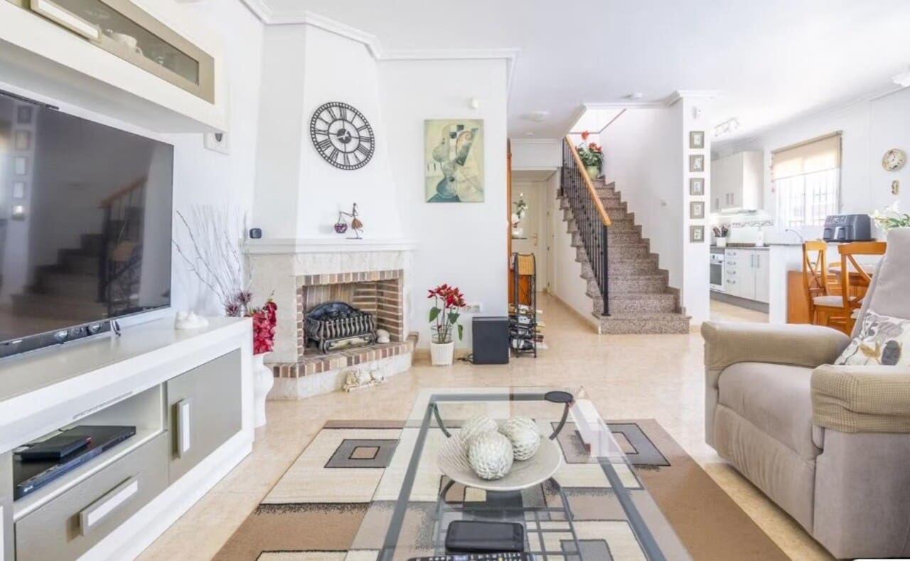Chalet de 3 habitaciones en Sucina en venta con piscina garaje - 345.000 € (Ref: 9944616)
