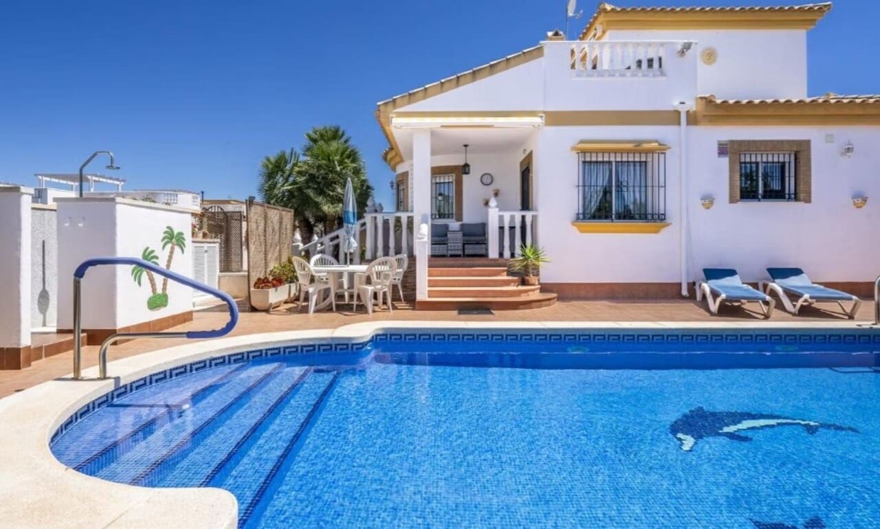 Chalet de 3 habitaciones en Sucina en venta con piscina garaje - 345.000 € (Ref: 9944616)