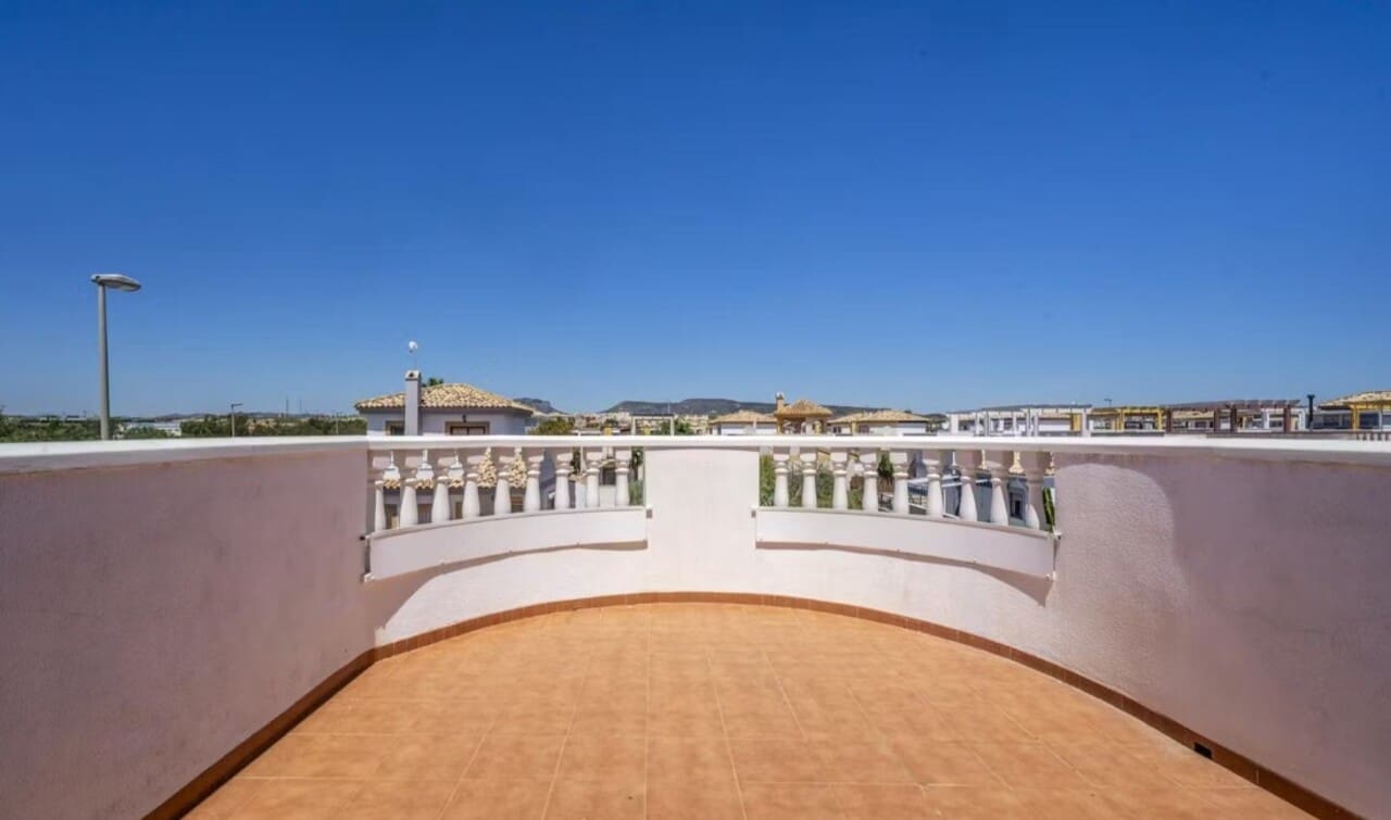 Chalet de 3 habitaciones en Sucina en venta con piscina garaje - 345.000 € (Ref: 9944616)