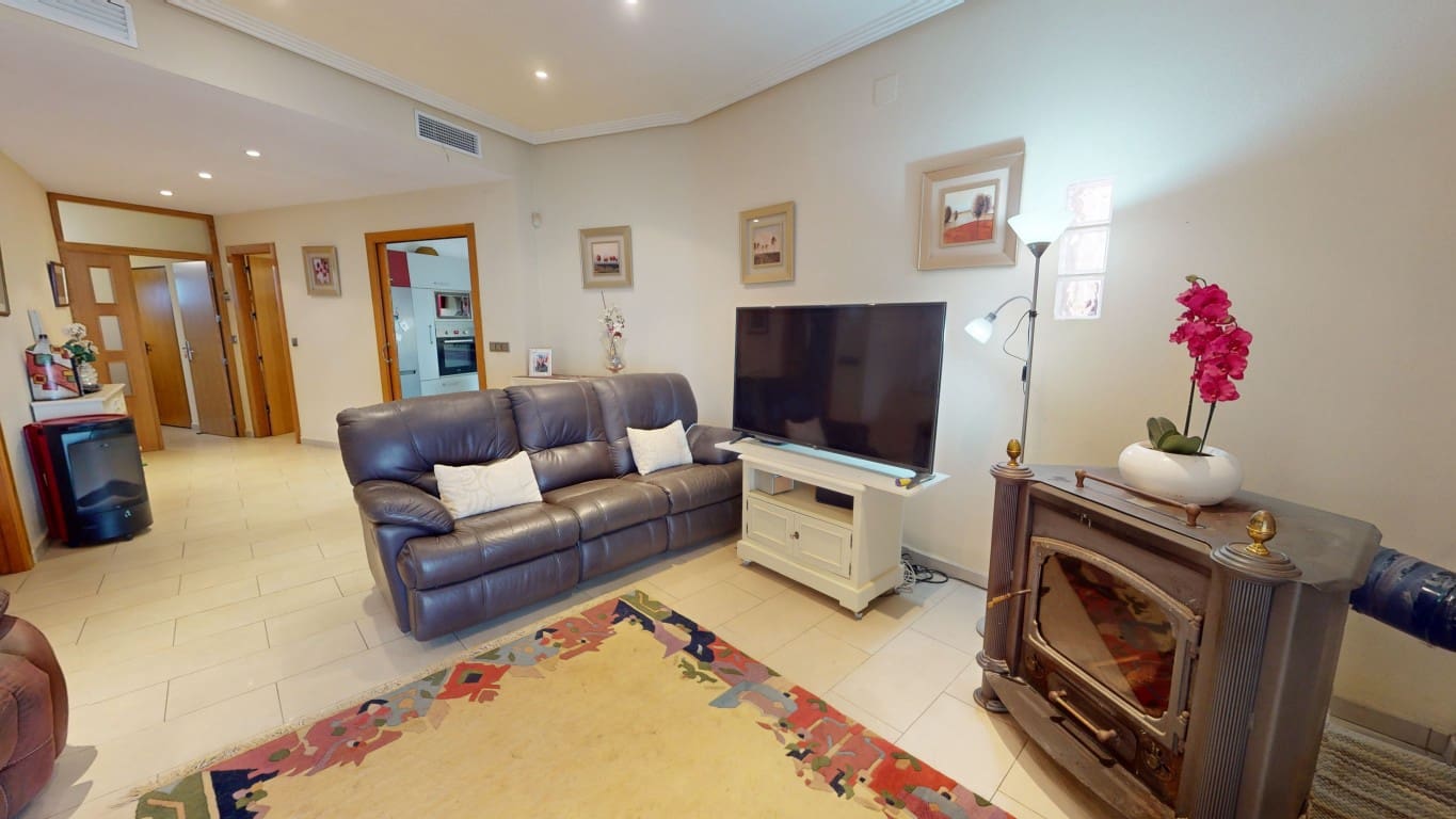 Chalet de 3 habitaciones en Dolores De Pacheco en venta con piscina garaje - 259.950 € (Ref: 9965777)