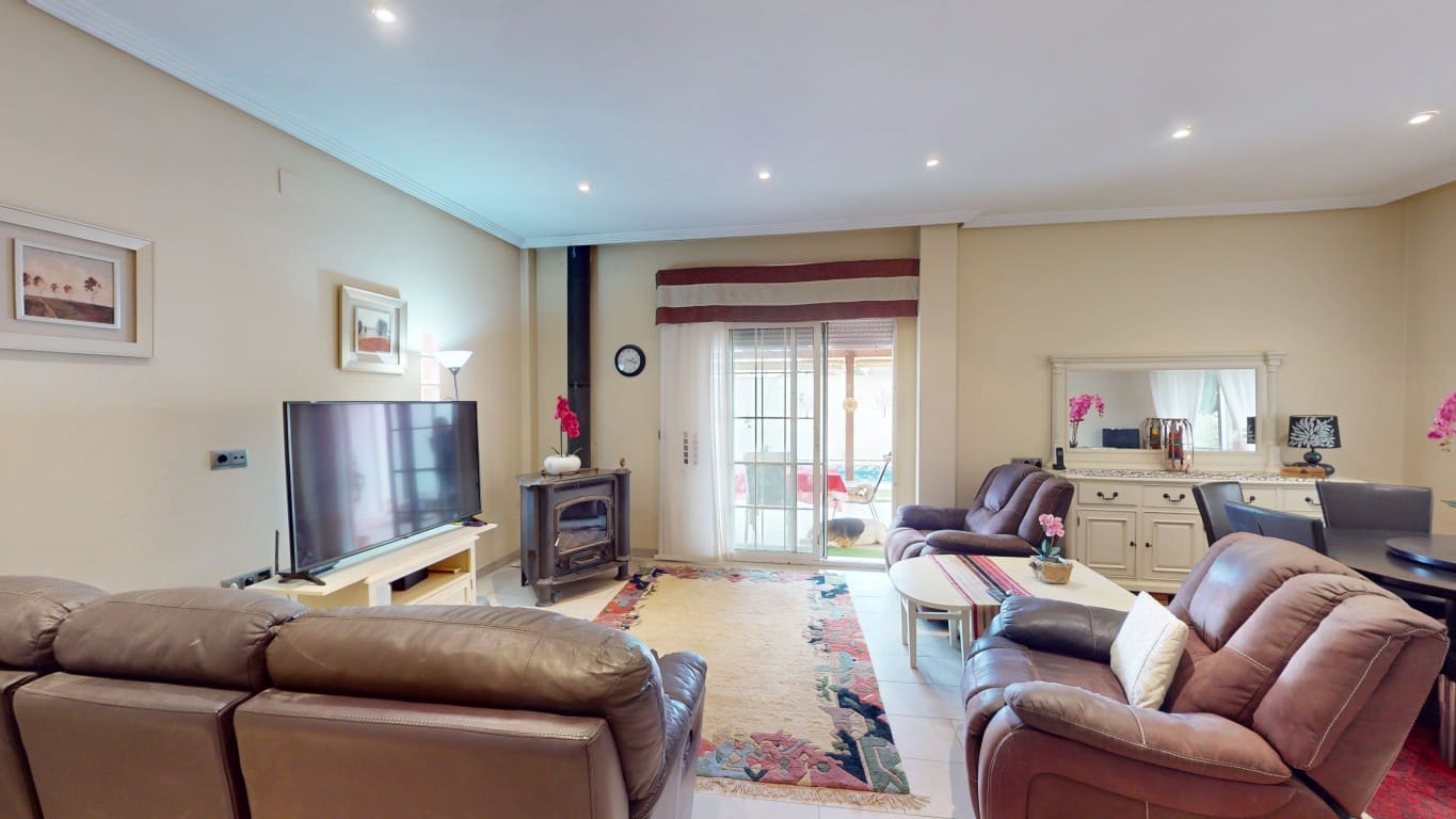 Chalet de 3 habitaciones en Dolores De Pacheco en venta con piscina garaje - 259.950 € (Ref: 9965777)