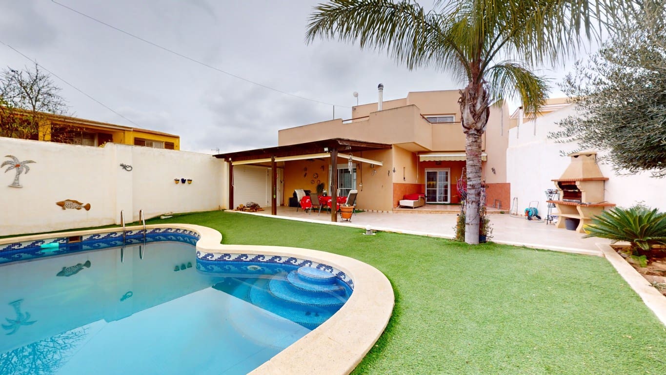 Chalet de 3 habitaciones en Dolores De Pacheco en venta con piscina garaje - 259.950 € (Ref: 9965777)