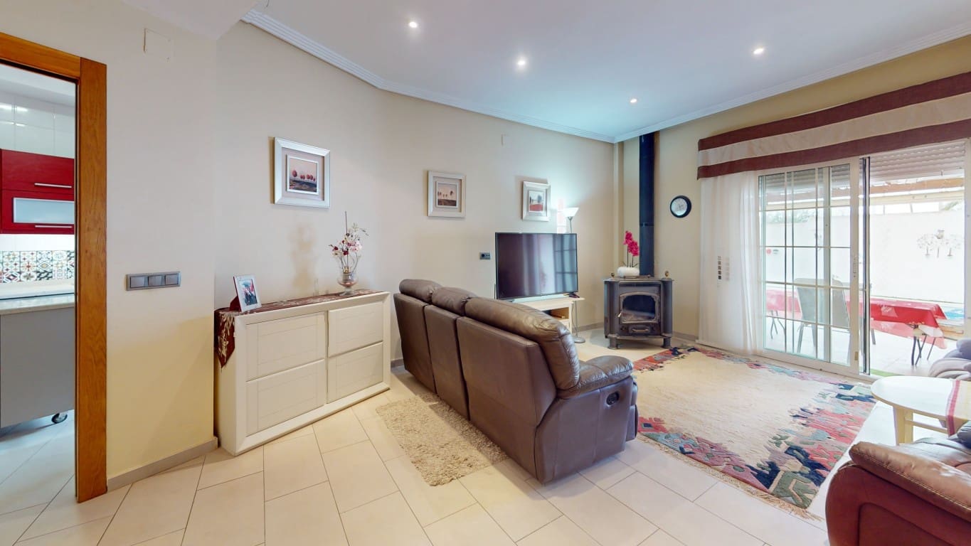 Chalet de 3 habitaciones en Dolores De Pacheco en venta con piscina garaje - 259.950 € (Ref: 9965777)