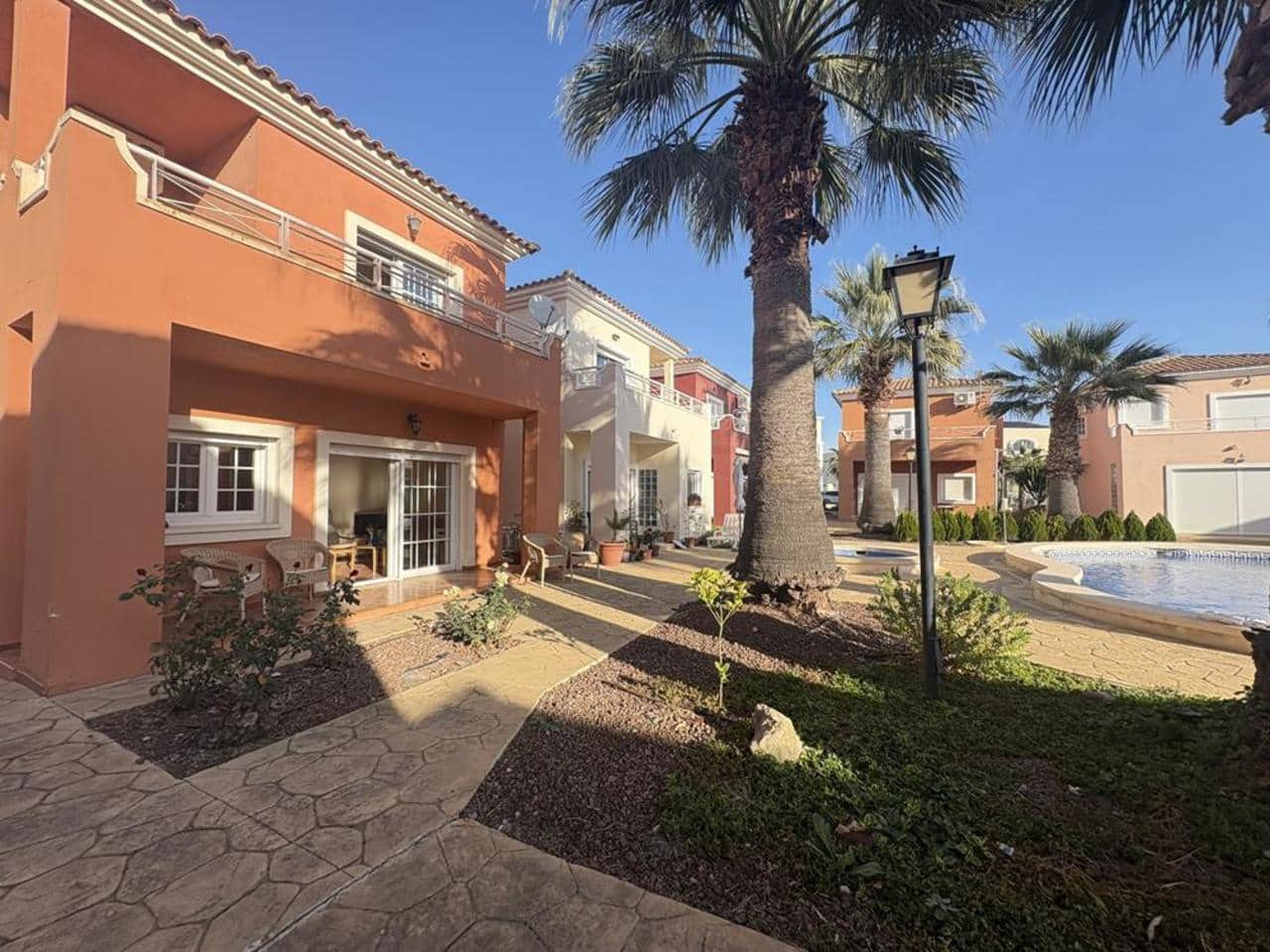 2 soveværelse Villa til salg i Banos y Mendigo med swimmingpool garage - € 159.900 (Ref: 9993628)