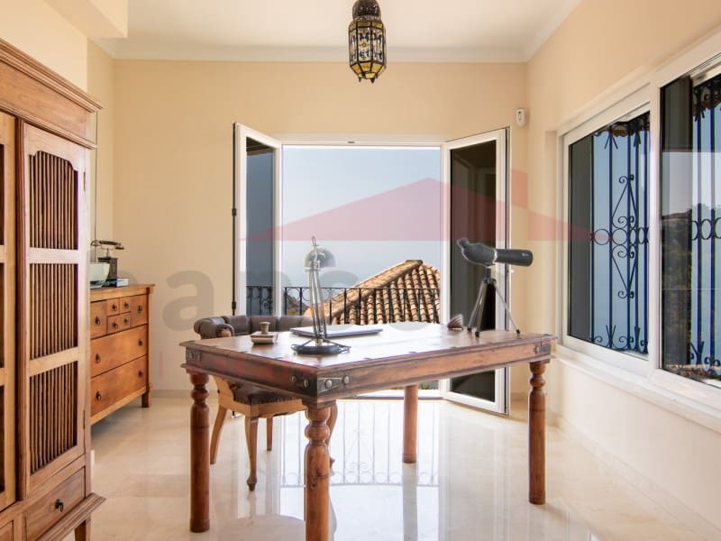 4 soverom Villa til salgs i La Herradura med svømmebasseng garasje - € 3 000 000 (Ref: 10012998)